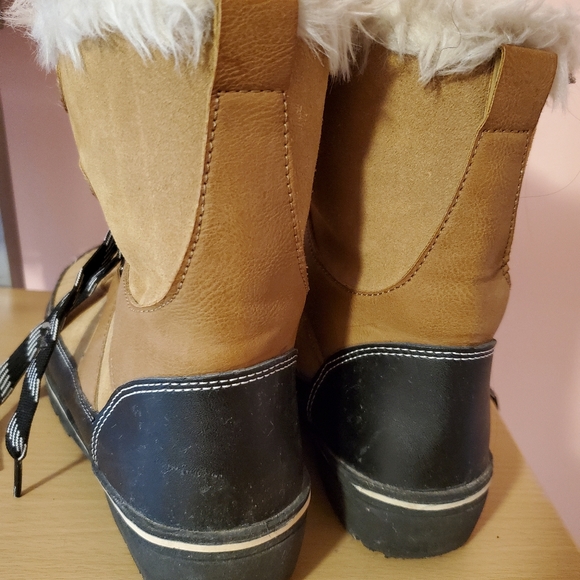 boots - Picture 2 of 4